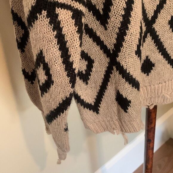 Buckle Deconstructed Sweater NWOT - Picture 3 of 6